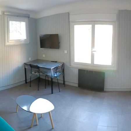 Studio Bormes Village Bagian luar foto